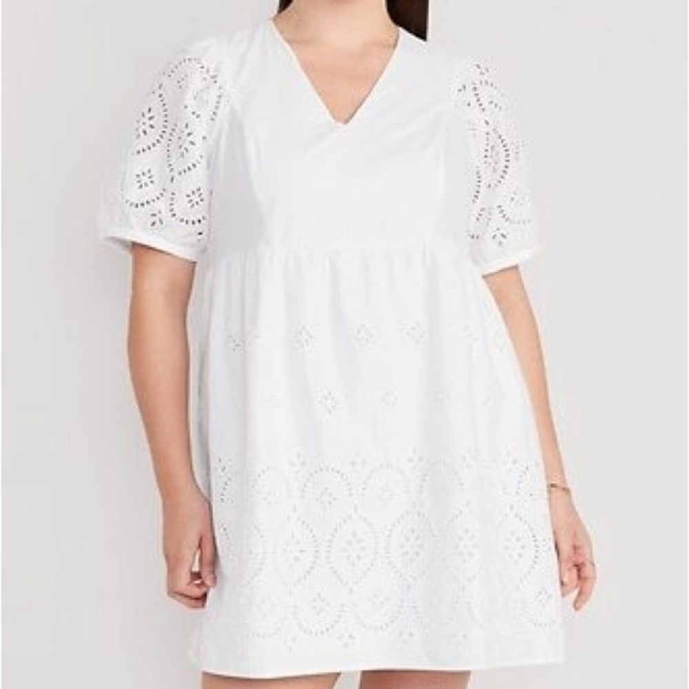 Old Navy V-Neck Eyelet Mini Dress in White Lilies - Picture 7 of 7